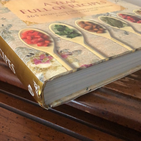 Never used!”A Year Full of Recipes” 365 recipes - Picture 6 of 9